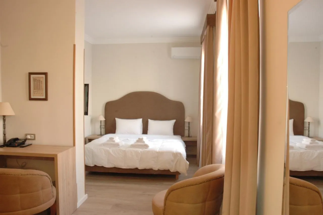 ****  Hotel Hermes Tirana Albânia