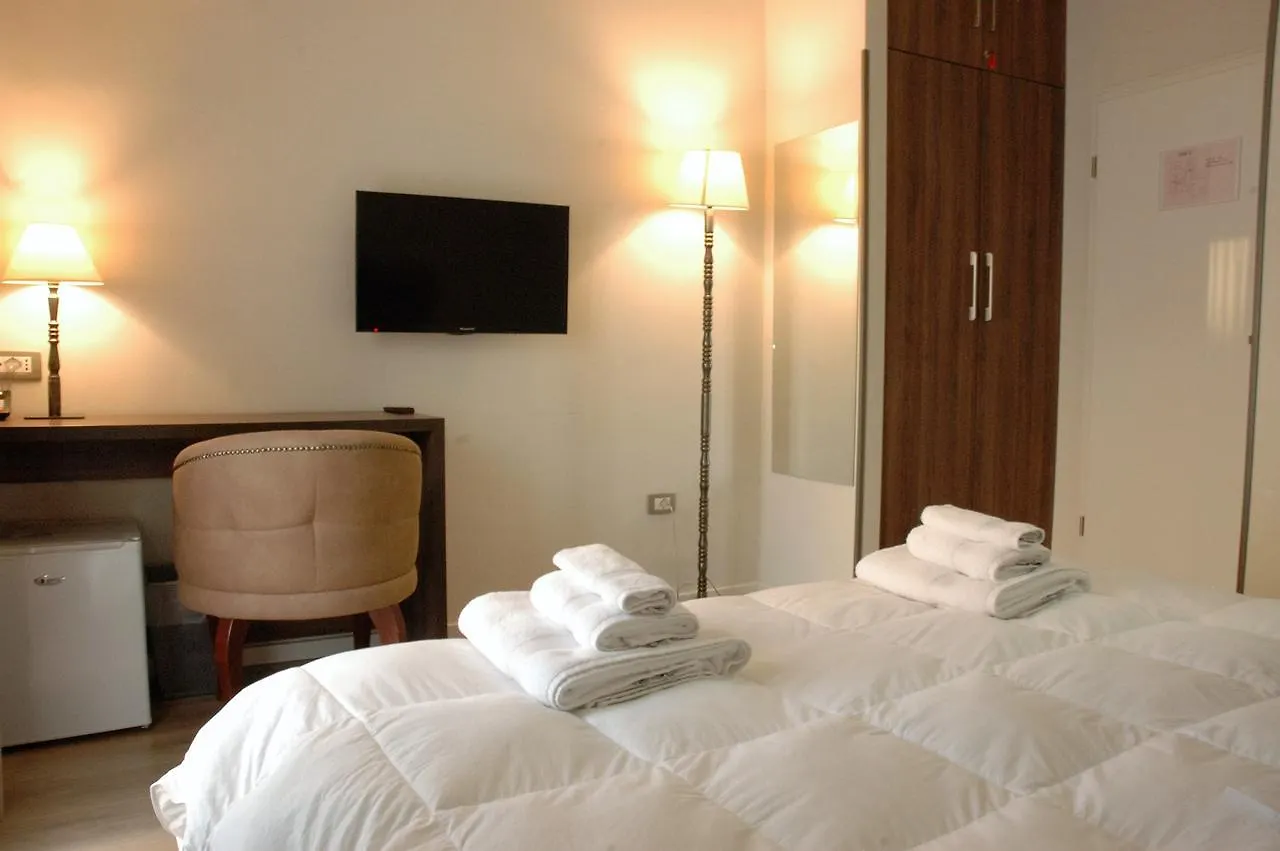 Hotel Hermes Tirana 4*,